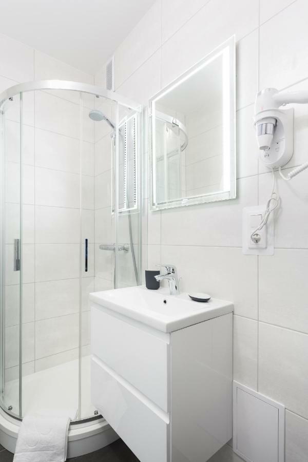 Lajsnij Sobie Apartment Poznań Exteriör bild